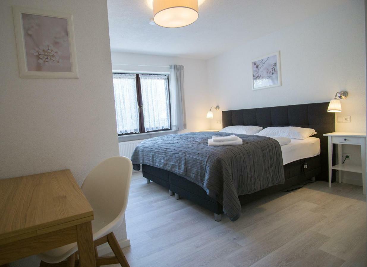 Ferienwohnung Charlotte Weisenheim am Sand 외부 사진